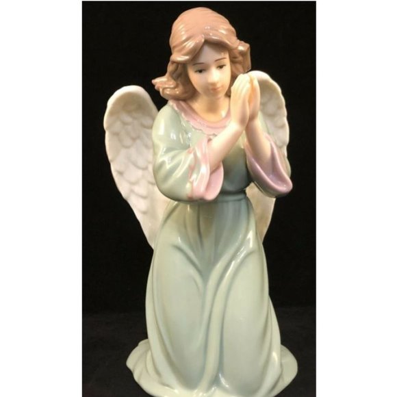 SOLD Porcelain Angel - Kneeling with Praying Hands - Picture 1 of 5